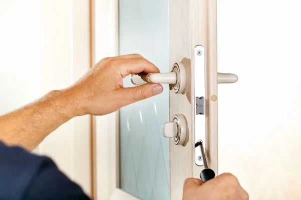 commercial lock specialist